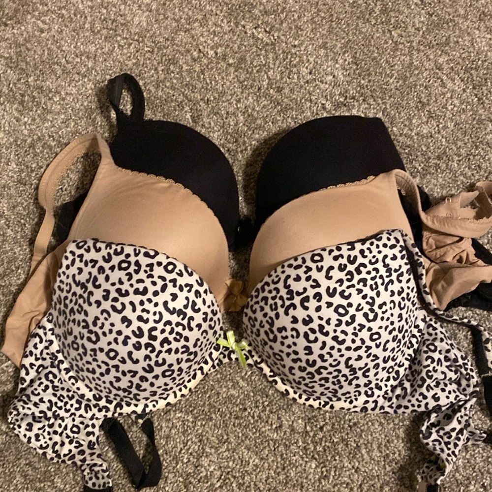 Lot of Victoria’s Secret push up bras
